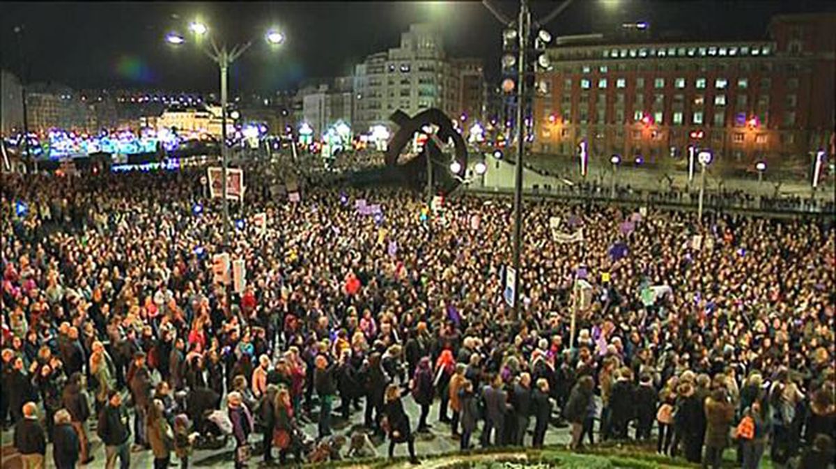 Decenas de miles de personas en la manifestación de Bilbao.