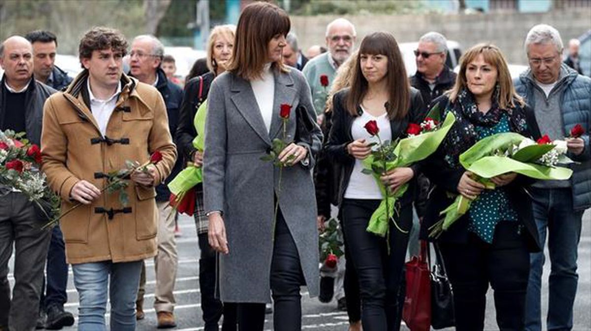 Andueza, Mendia y la hija de Carrasco. Foto: Efe