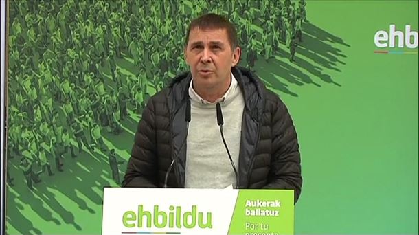 Arnaldo Otegi en Portugalete.