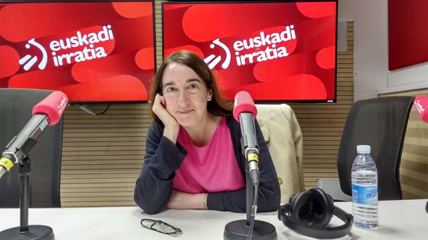 Elena Odriozola: 'Marrazkien bidez istorioak kontatu behar dira'