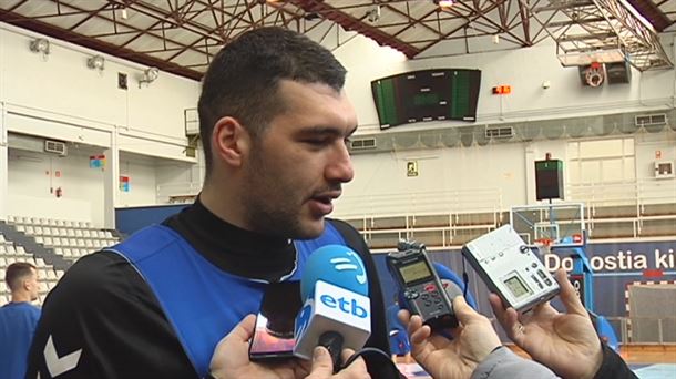 Burjanadze: 'Me siento el líder del equipo'
