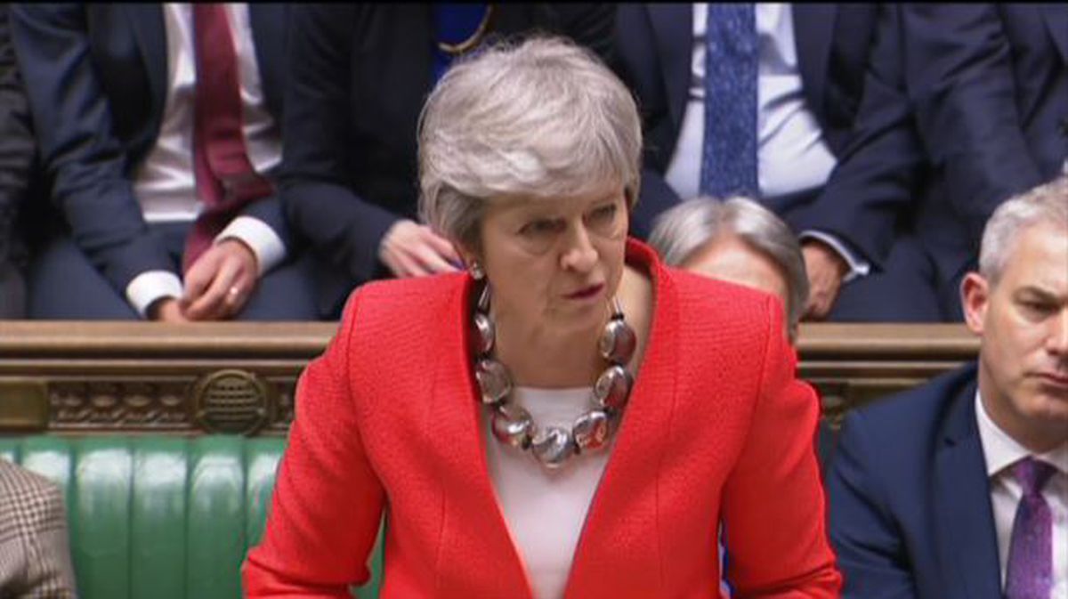 La primera ministra británica, Theresa May, en la Cámara de los Comunes. Foto: EFE