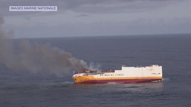 Un barco de carga italiano se hunde a 300 kilómetros de la costa francesa