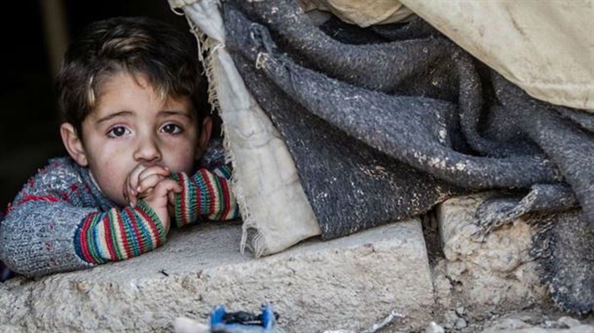 Niño refugiado afectado por la Guerra de Siria