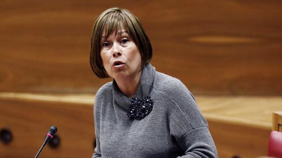 La presidenta del Gobierno de Navarra Uxue Barkos, en el pleno del Parlamento. Foto: EFE