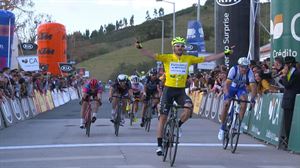 Enrique Sanz repite victoria y se mantiene en el liderato