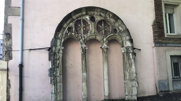 Actual estado del arco del Convento de Santo Domingo.