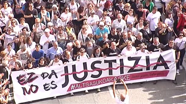 Manifestación de la plataforma "Altsasukoak Aske"