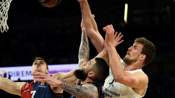 Baskonia vs Real Madril partida baten irudia