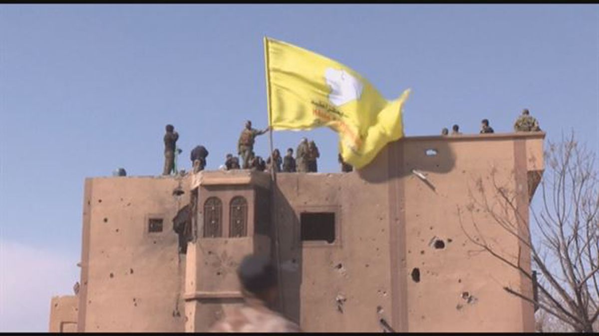 Camión de desplazados en Al Baghuz, en Siria.