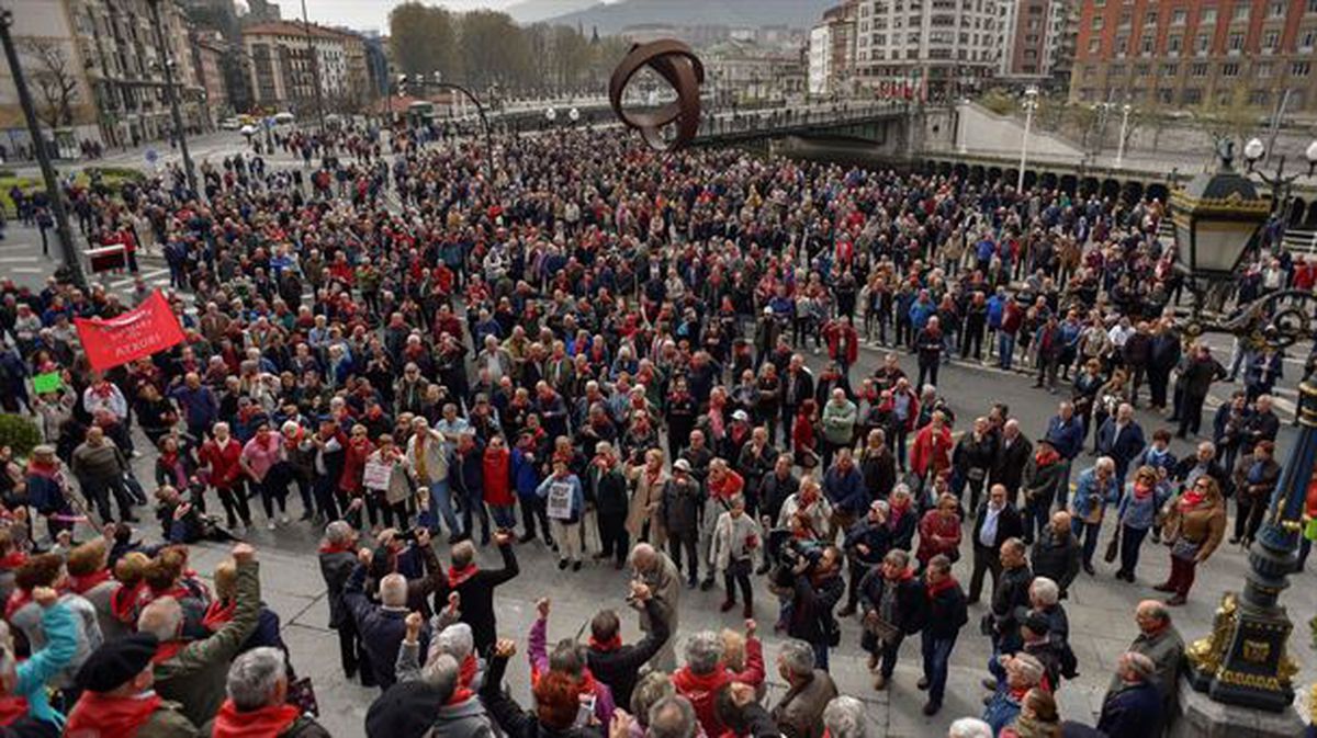 Imagen de archivo de una movilización de los pensionistas en Bilbao.