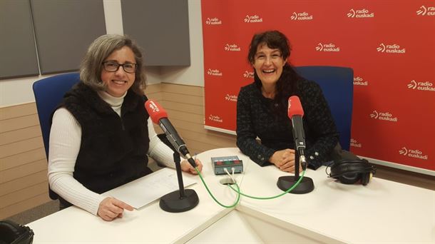Ana Beltrán de Sukaldikas en los estudios de Vivir para ver de Radio Euskadi