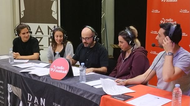 De izq. a dch: Itxaso Sánchez, Ana García, Amaia Iriondo y Unai Izquierdo. Foto: RE