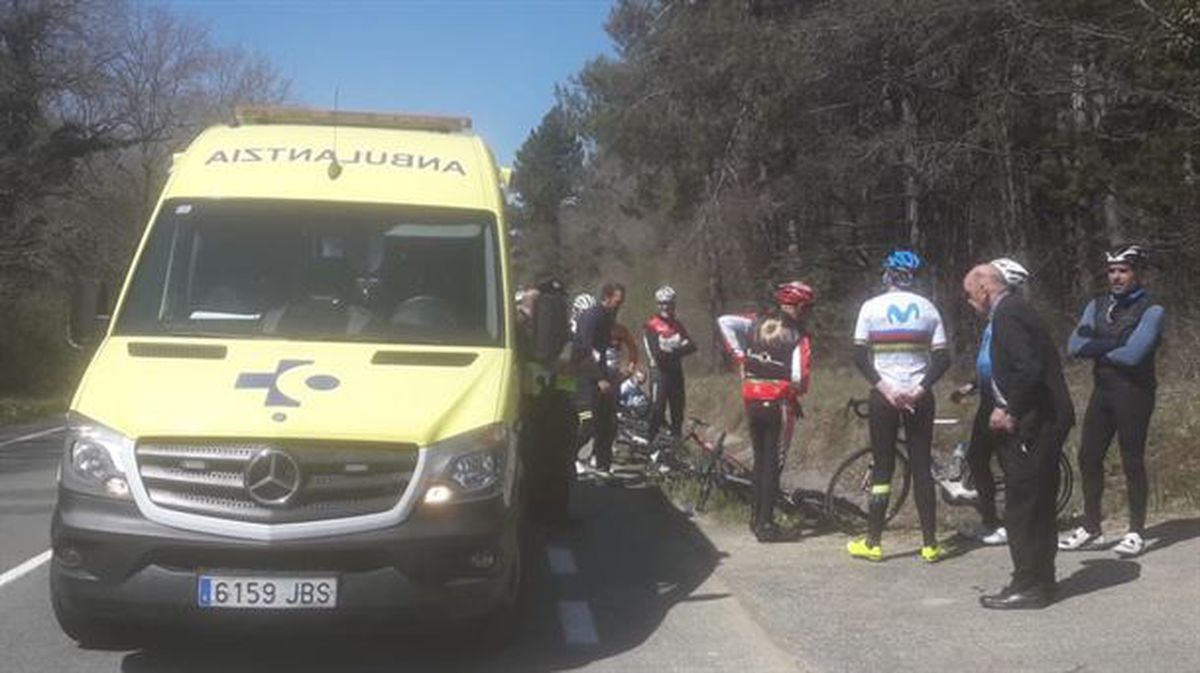 Un turismo arrolla a 13 ciclistas en Elburgo