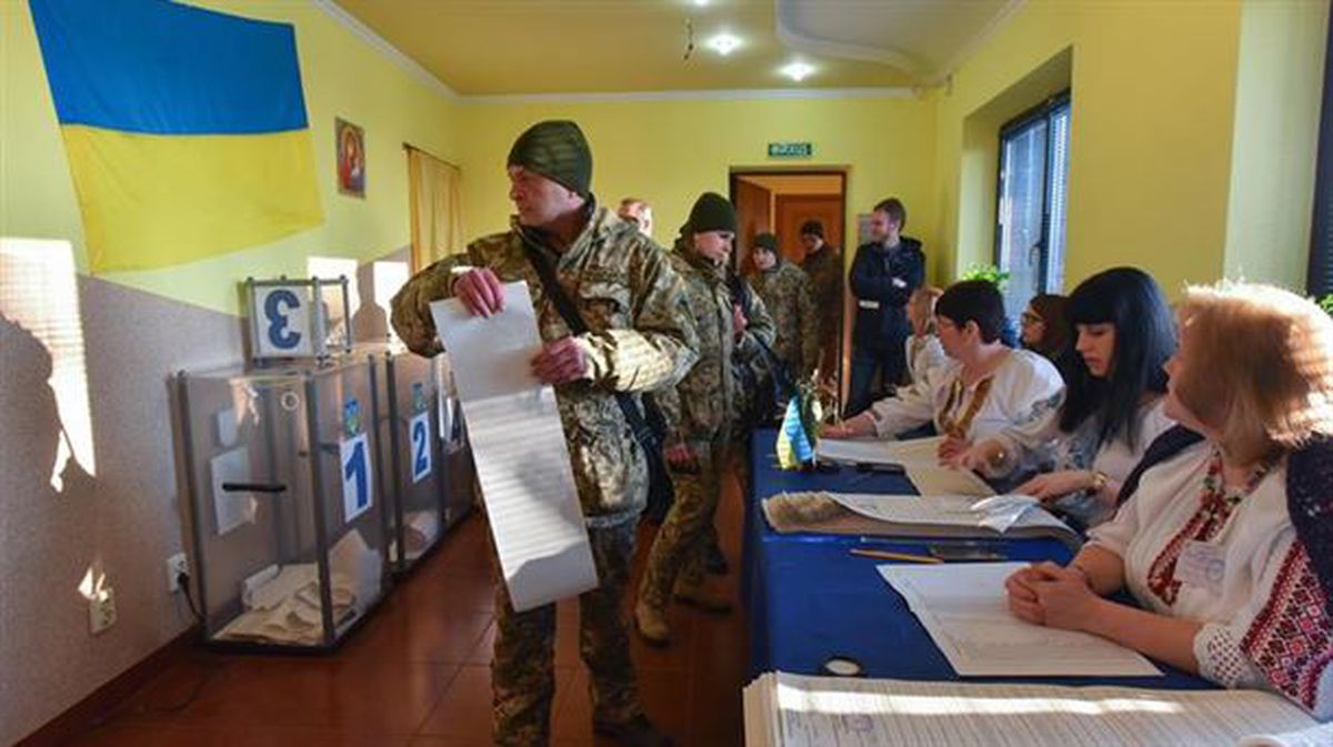 Abren las urnas en Ucrania 