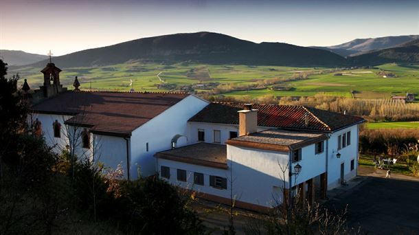 IBERNALO. SANTA CRUZ DE CAMPEZO