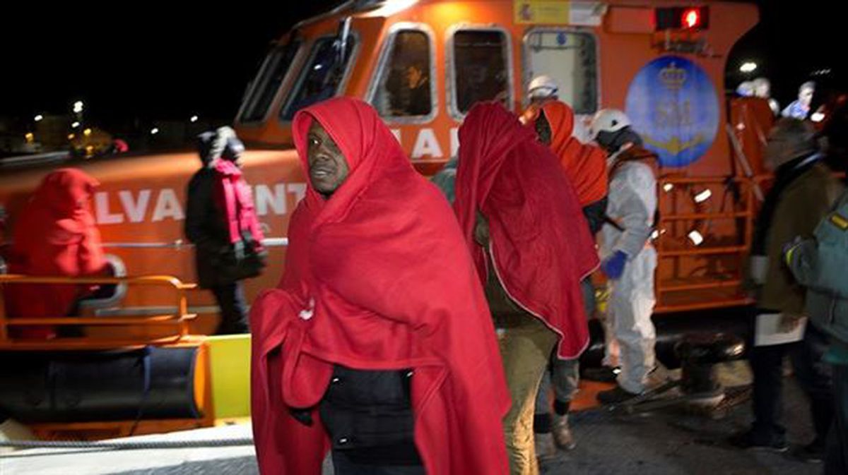 Llegada de los migrantes al puerto de Motril.