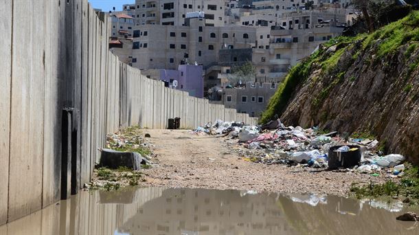 Un campo de refugiados palestinos en Jerusalem en tierra de nadie
