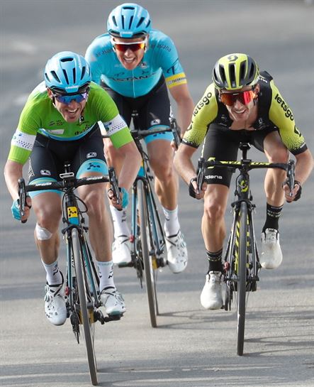 Ion Izagirre, Adam Yates y Jacob Fuglsang