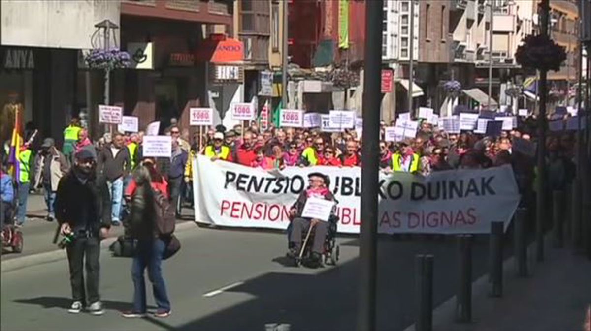 Manifestación de pensionistas, hoy en Vitoria.