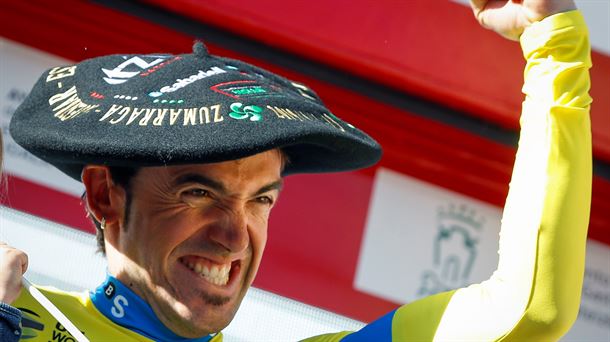 El ciclista Ion Izagirre celebrando su triunfo en la Itzulia Basque Country 2019