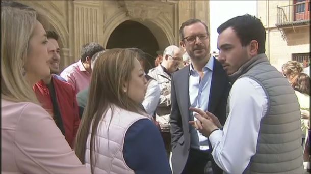 Campaña electoral en la localidad alavesa de Labastida.