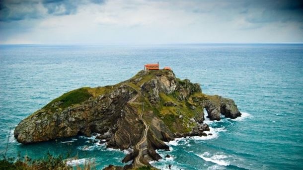 Gaztelugatxe zaintzeko eta babesteko lanean. Mezularia. 2019-11-18.    