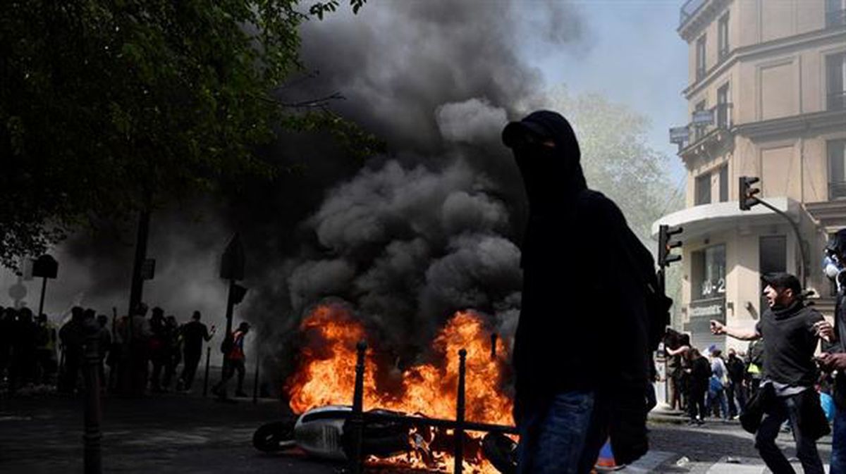 Txaleko horien protestak Parisen