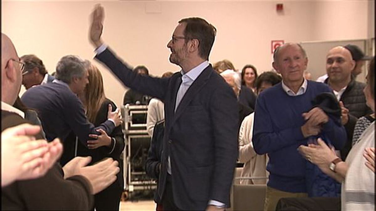 Maroto llega entre aplausos al lugar del acto electoral