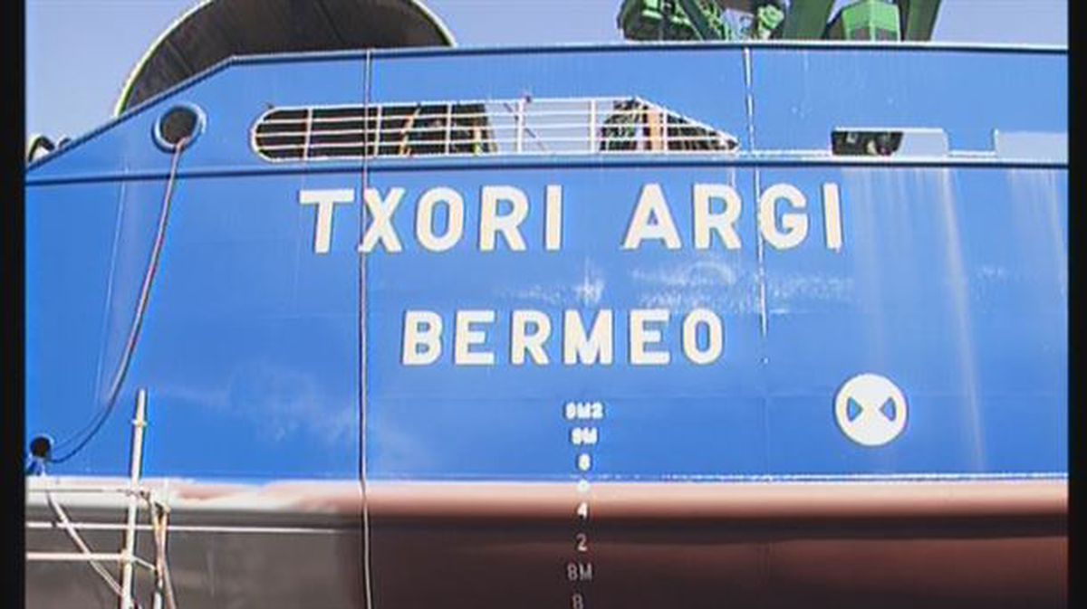 Barco atunero Txori Argi de Bermeo