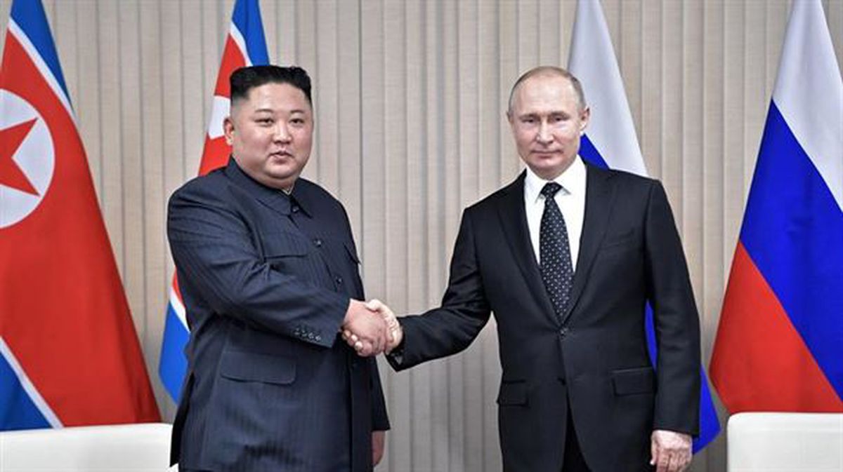 Kim Jong Un y Vladímir Putin durante la reunión de este jueves