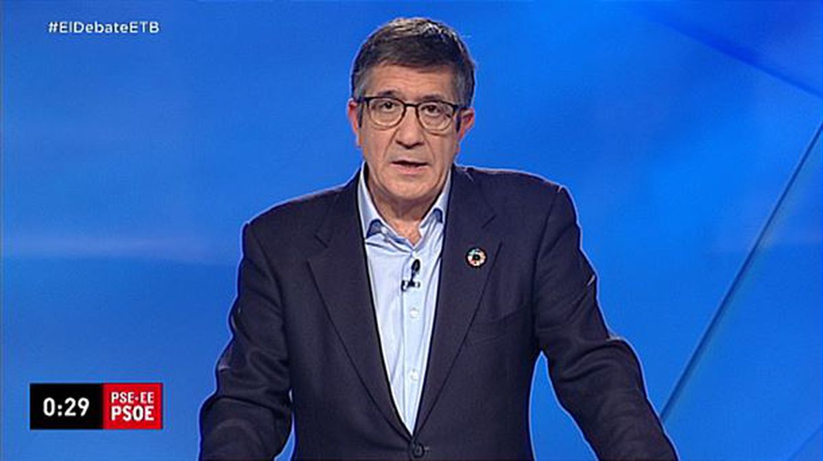 El candidato del PSE-EE Patxi López durante su minuto de oro el el debate