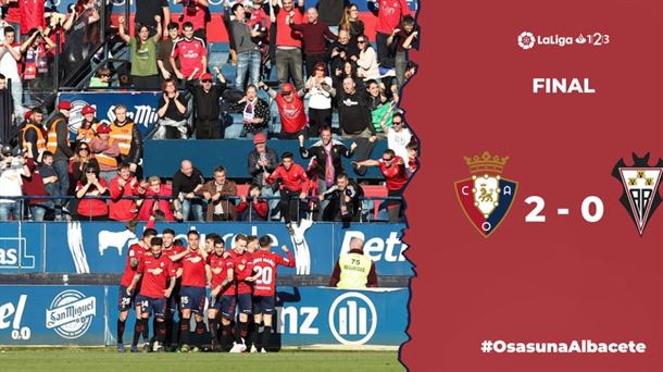 Jugadores de Osasuna celebran un gol