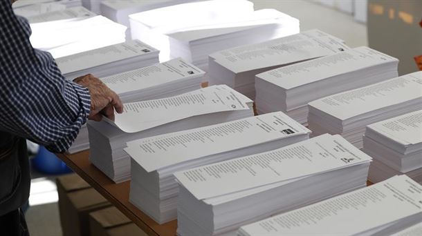 Papeletas durante las elecciones. FOto: Efe