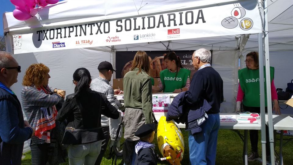 Los alaveses se han acercado a  Armentia. (Foto: Radio Vitoria)