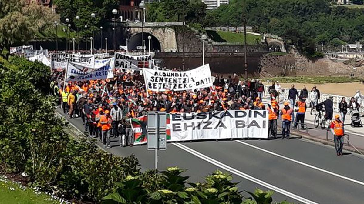 Manifestación a favor de la caza en Donostia. 