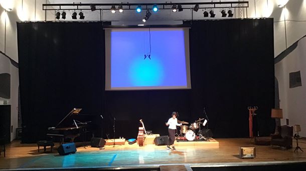 Ksenia Parkhatskaya ensayando en el conservatorio Jesús Guridi.