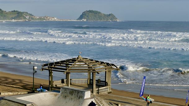 Zarauzko hondartzako irudi bat. Argazkia: Lorentxo Portularrume