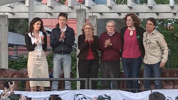 Errejon eta Mas Madrideko beste kide batzuk, Manuela Carmena tartean.