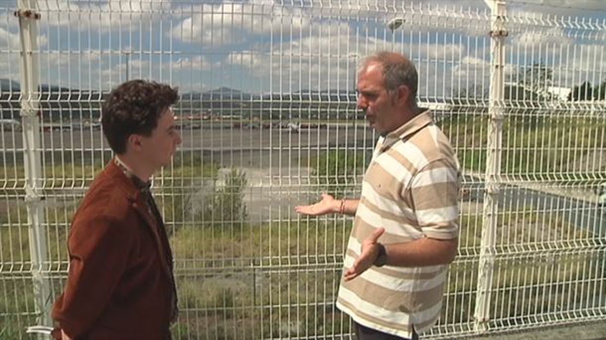 EL REPRESENTANTE DE LOS TRABAJADORES DE LOS FINGERS-PASARELAS DEL AEROPUERTO DE BILBAO LOIU