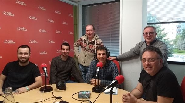 La Comisión de Seguimiento de Osasuna en la tertulia "Si Nos Confiamos" de Radio Euskadi. 