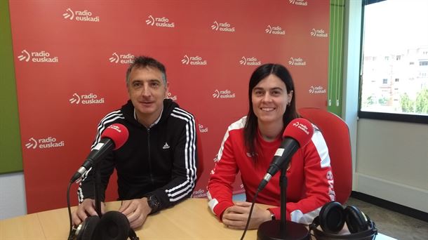 Los entrenadores Mikel González (Mulier) y Kakun Mainz (Berriozar)en Radio Euskadi