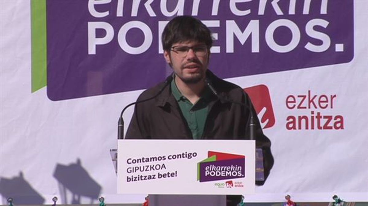 Lander Martinez en el acto de campaña Elkarrekin Podemos en Andoain