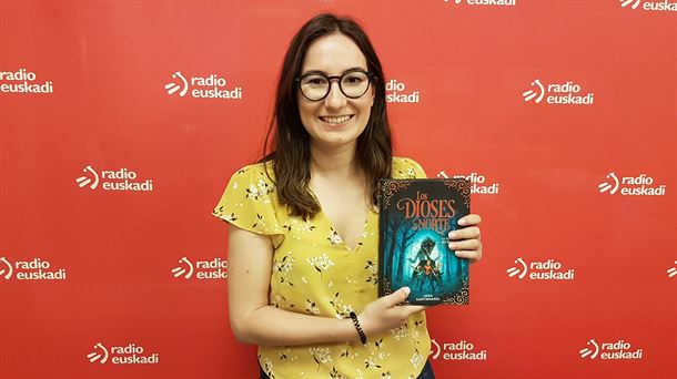 La escritora navarra de literatura infantil Jara Santamaría 