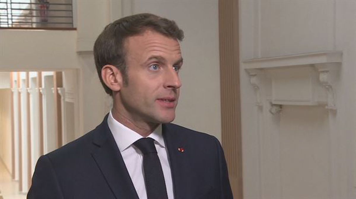Emmanuel Macron Frantziako presindetea Josu Terneraren atxiloketaz hitz egiten.