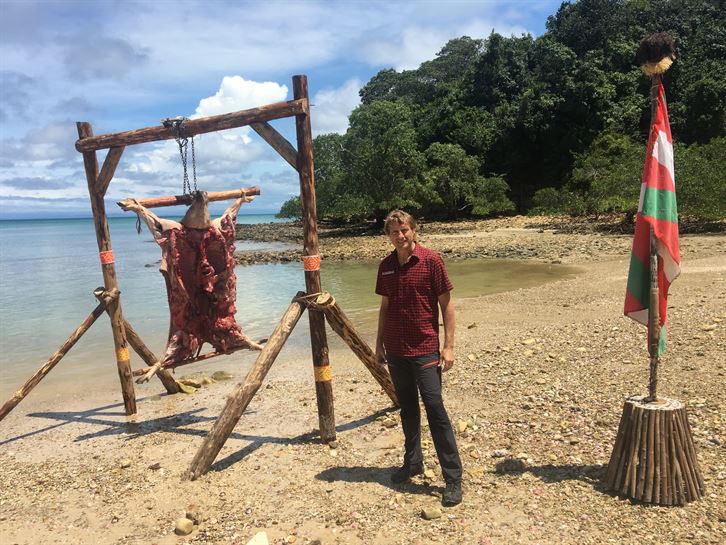 Julian, antes del comienzo del juego de los caníbales