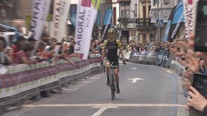 Lucy Kennedy se lleva la victoria en la Durango-Durango