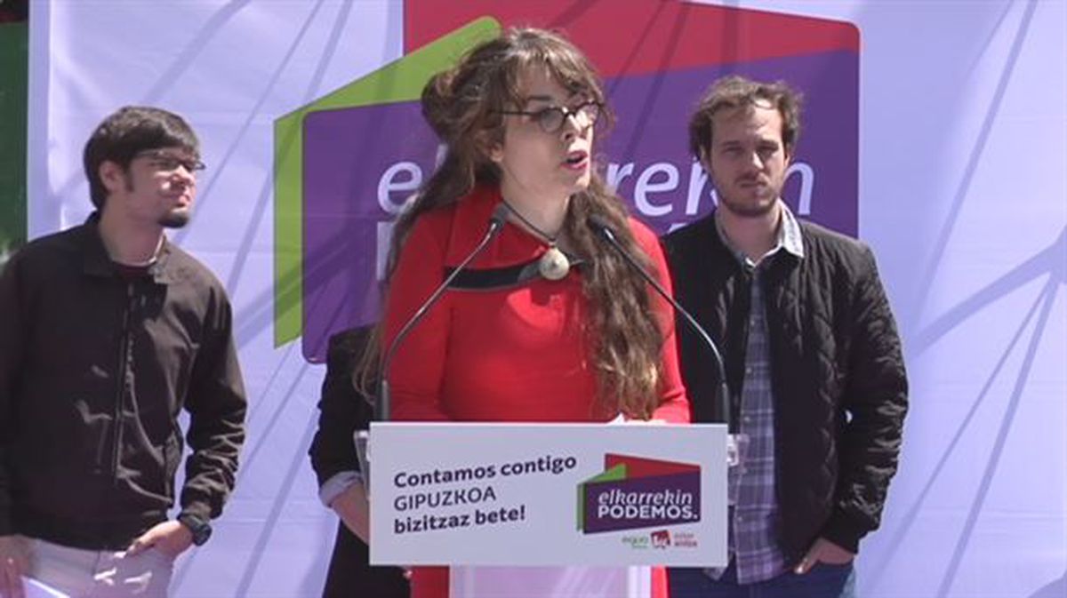 Miembros de Elkarrekin Podemos en San Sebastián