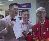 Asiako lehen ezkontza homosexualak ospatu dituzte Taiwanen