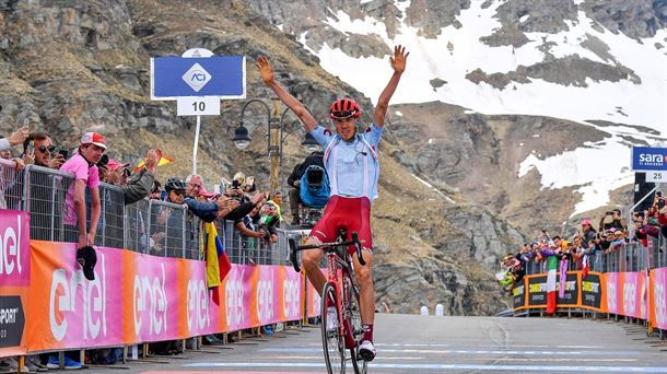 El ciclista Ilnur Zakarin gana la etapa 13 del Giro de Italia